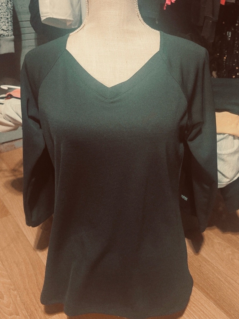 Columbia Women's Forest Green V-Neck Long Sleeve Tee